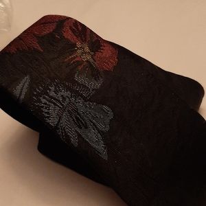 BLACK & FLORAL narrow NECKTIE